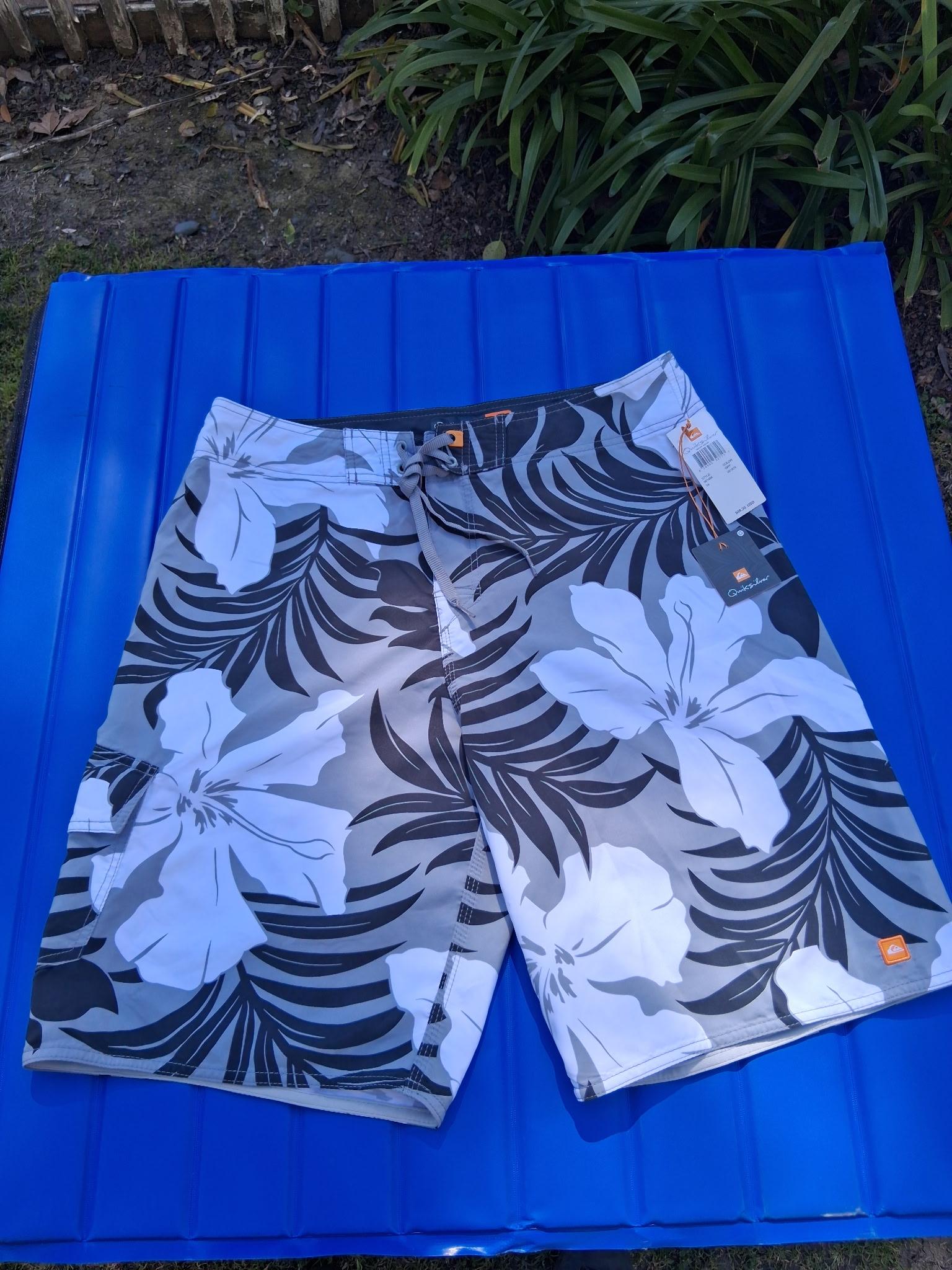 Quiksilver Waterman Men's Floral Print Board Shorts